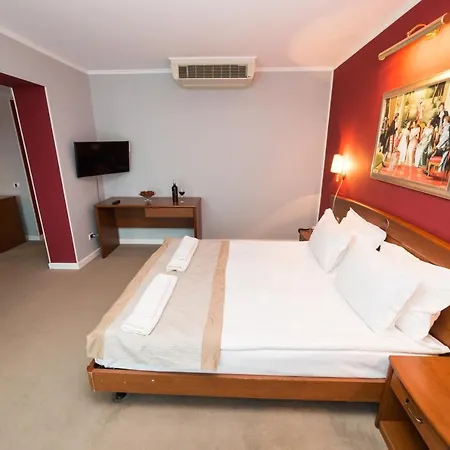 Hotel Bavaria Blu And Conference Centre 4*