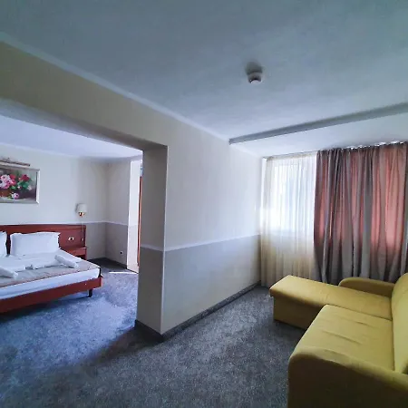 Bavaria Blu And Conference Centre 4* מאמאיה