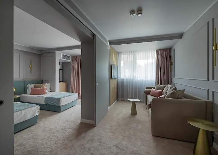 Bavaria Blu And Conference Centre Hotel