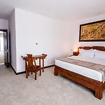 Bavaria Blu And Conference Centre 4* 마마이아