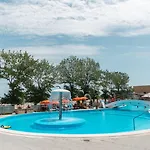 Bavaria Blu And Conference Centre 호텔