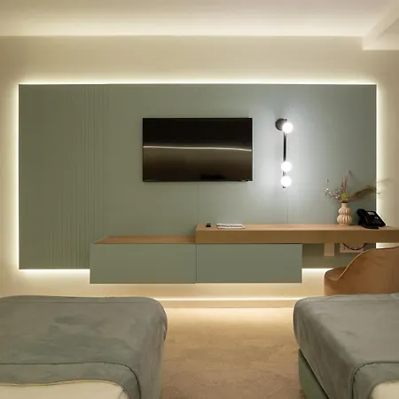 Bavaria Blu And Conference Centre Hotel 4*
